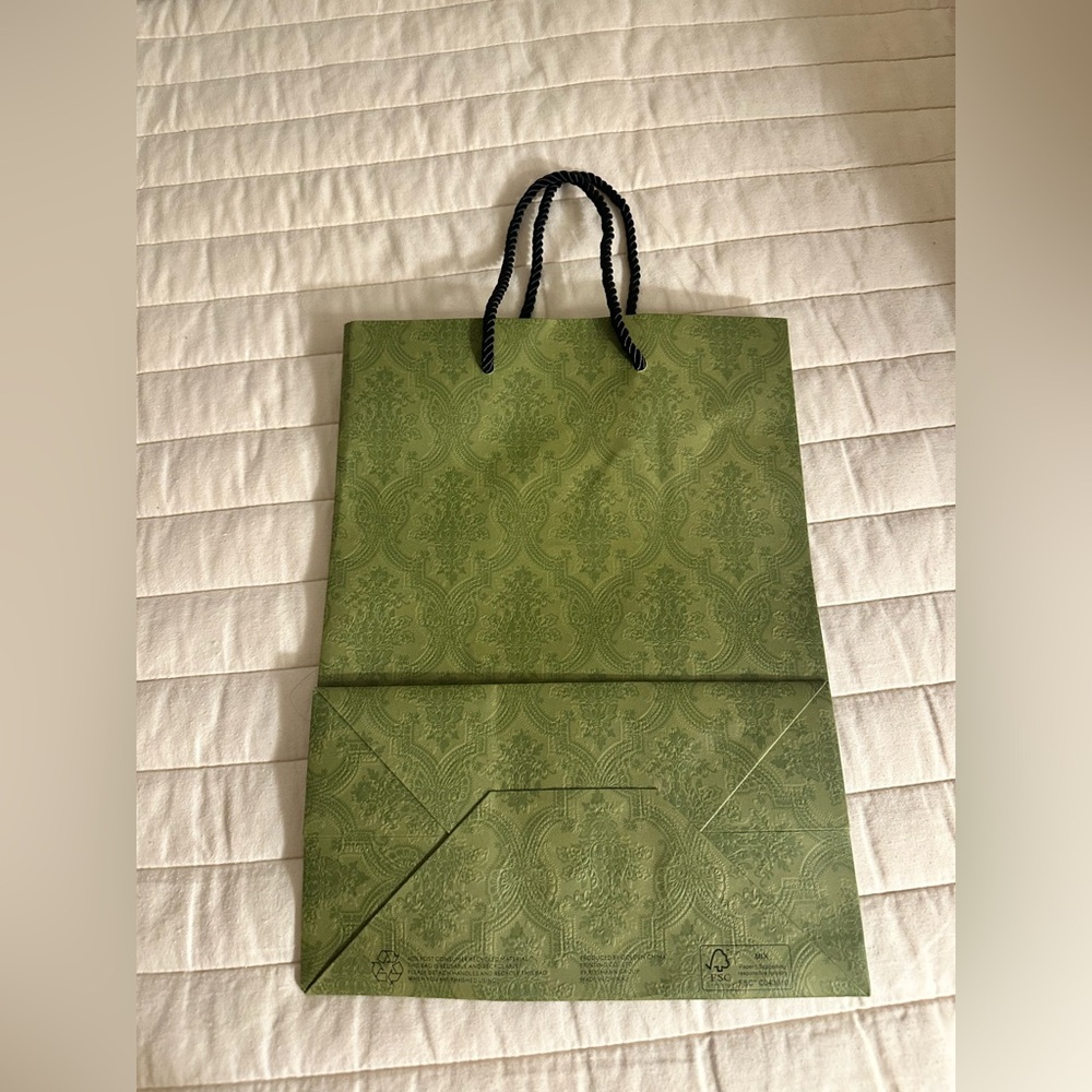 Authentic Gucci Olive Green Embossed Shopping Bag - Picture 5 of 5